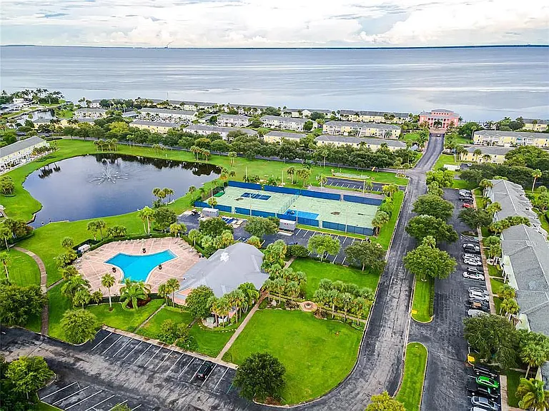5231 Beach Dr SE #B — Photo 44
