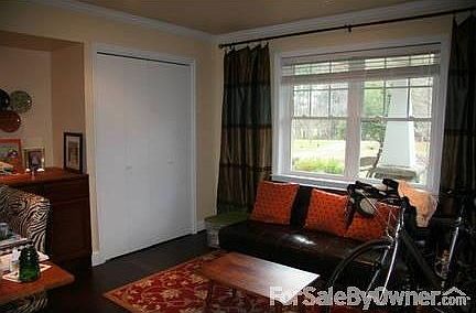 Office - Bedroom #3
						:
						Bamboo floors and built in desk area.