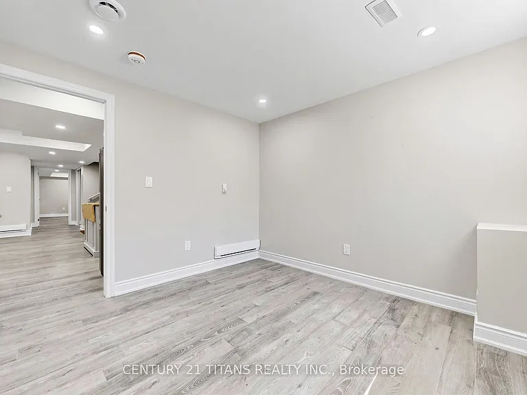 270 Forestwalk St #LOWER — Photo 18