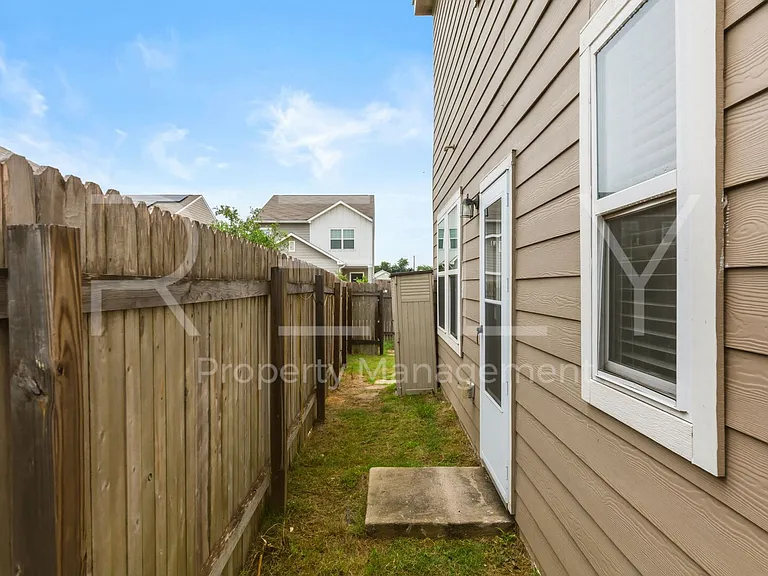 518 Woodpecker Run — Photo 31