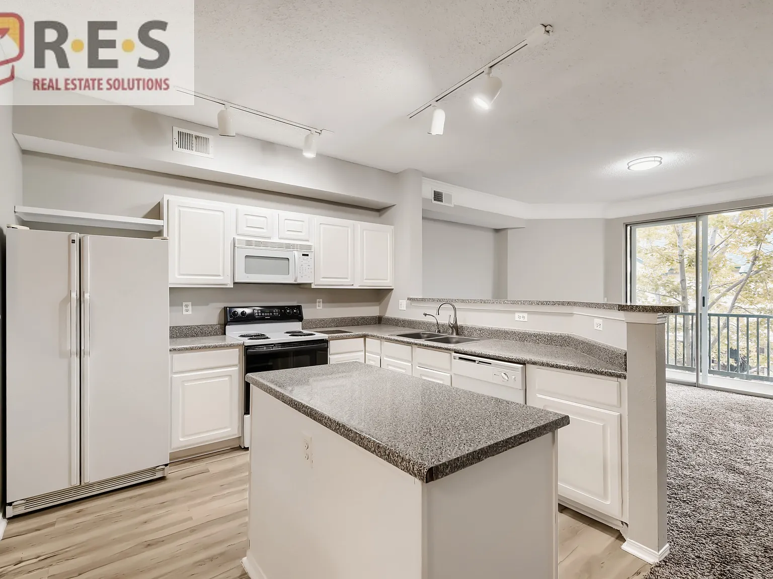 2 bed, 1224 sqft, $2,074 — Photo 3