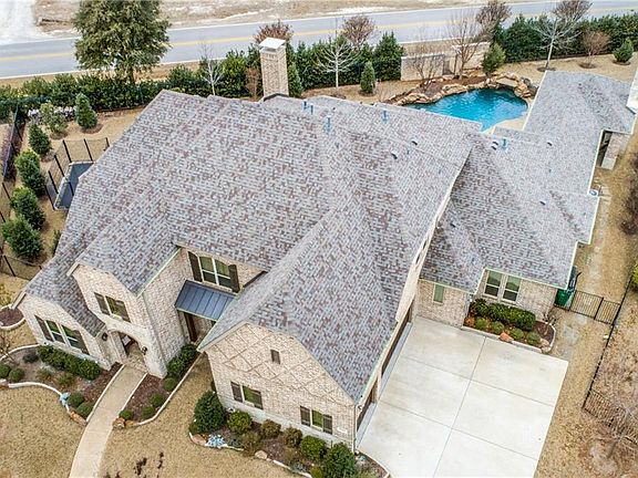 2nd image of 1801 Windy Hill Ln