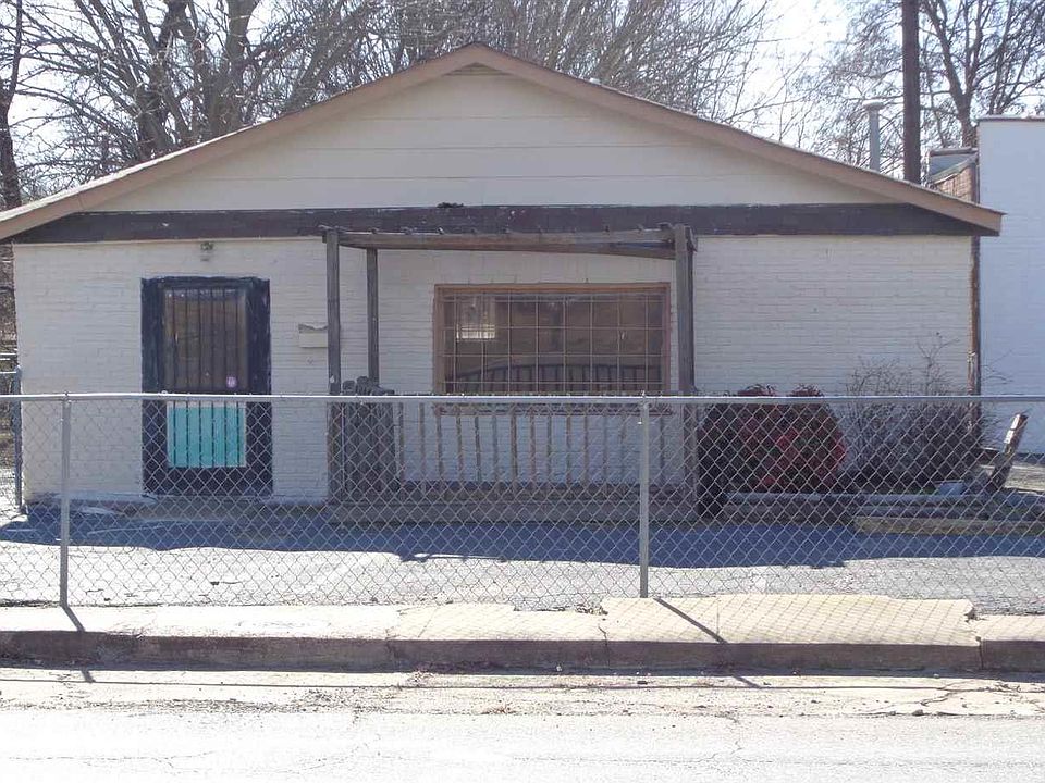 1st image of 2315 Wright Ave
