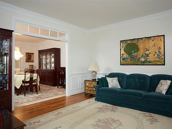 4th image of 5806 Arlington Blvd