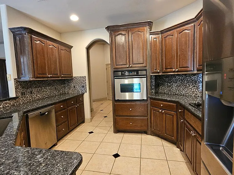 513 Summit View Ct — Photo 10