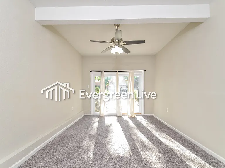 3811 Vanette Ln — Photo 8