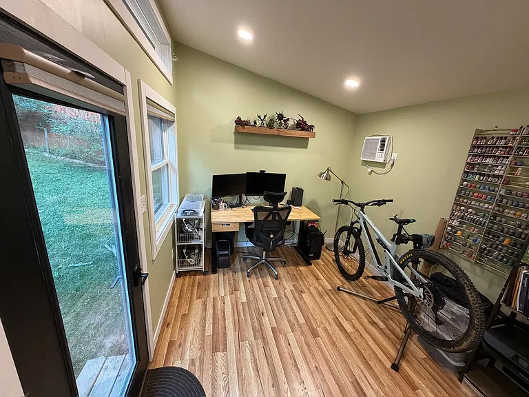 10 Lawndale Ave — Photo 15