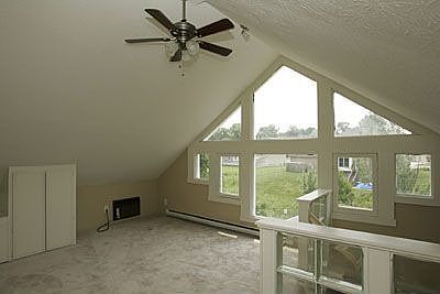 3rd Floor w/ own Heat / AC