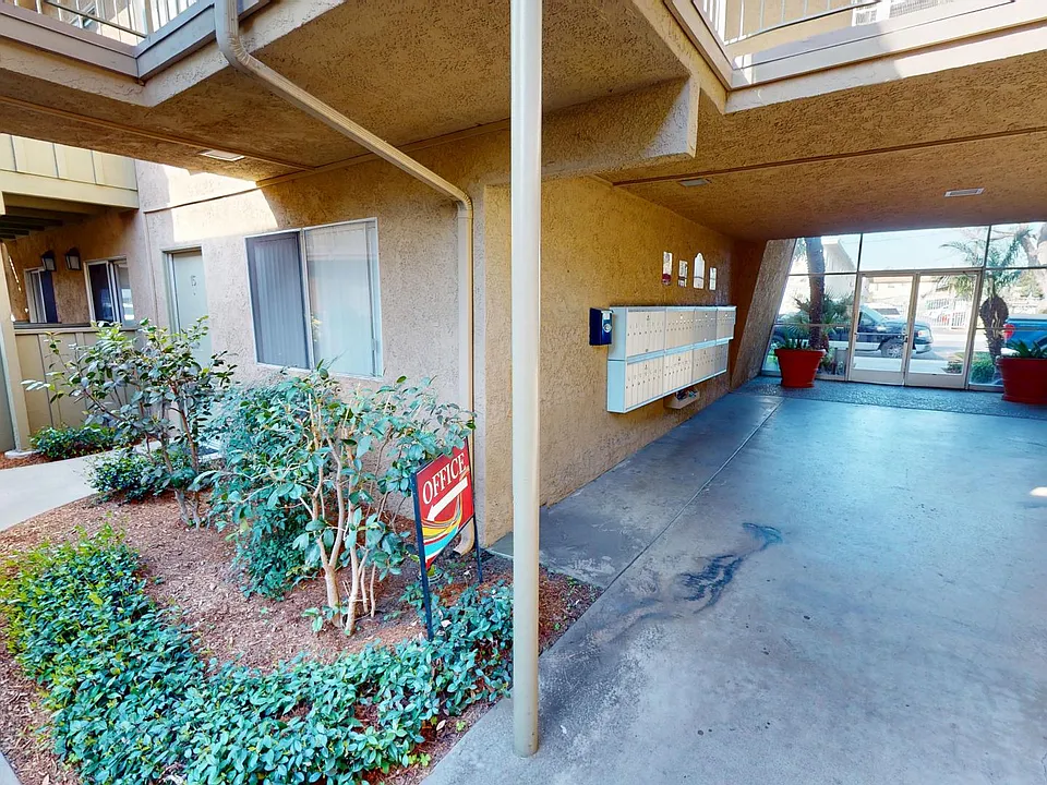 Building Photo 5