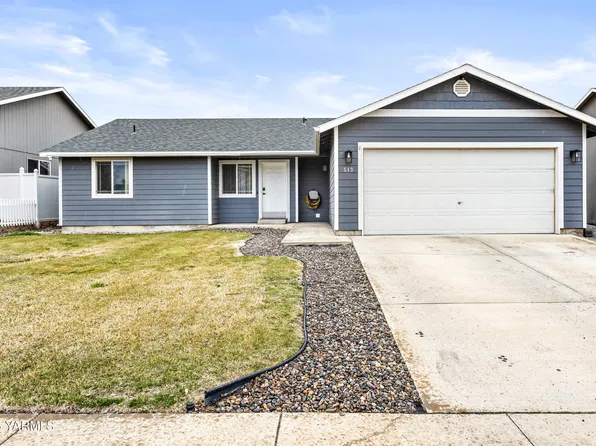 513 Mount Adams St, Moxee, WA 98936