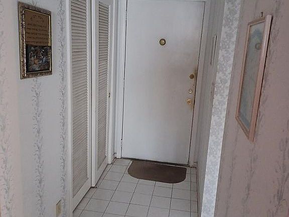 5th image of 500 NE 12th Ave APT 404