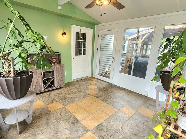 9 McLaughlin St — Photo 13