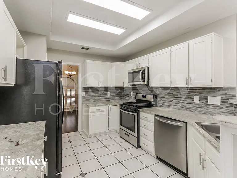 1008 Micarta Dr — Photo 6