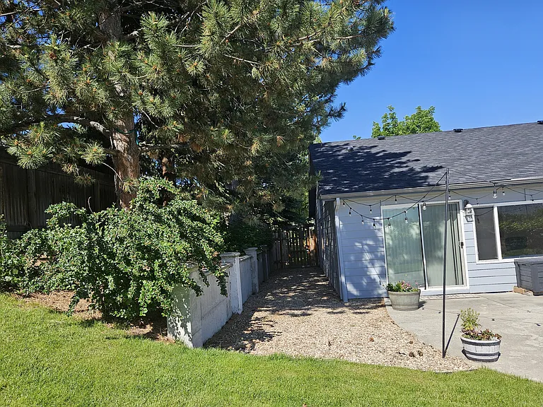 6488 S Honeylocust Pl — Photo 18
