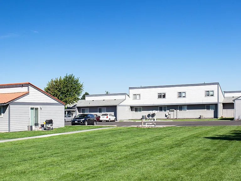 Aspen Hills Apartments — Photo 1