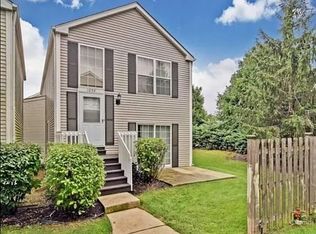 1059 Symphony Dr, Aurora, IL 60504