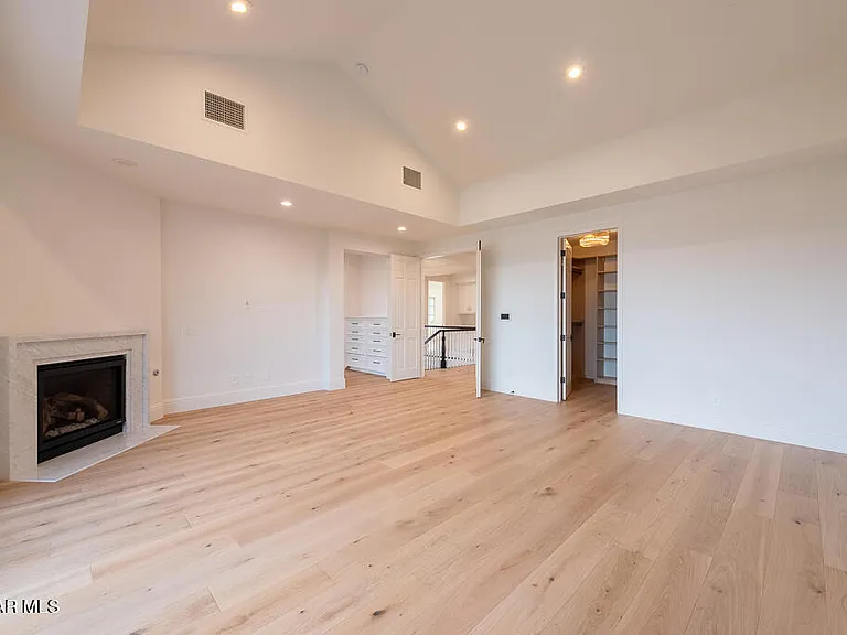 2390 Crombie Ct — Photo 30