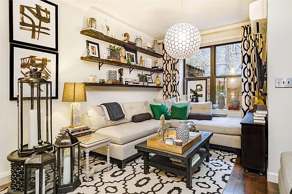 Rented by Century 21 Metropolitan | media 13