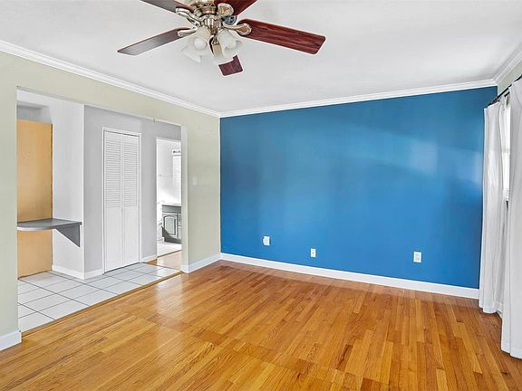 4th image of 9961 Brook Ave