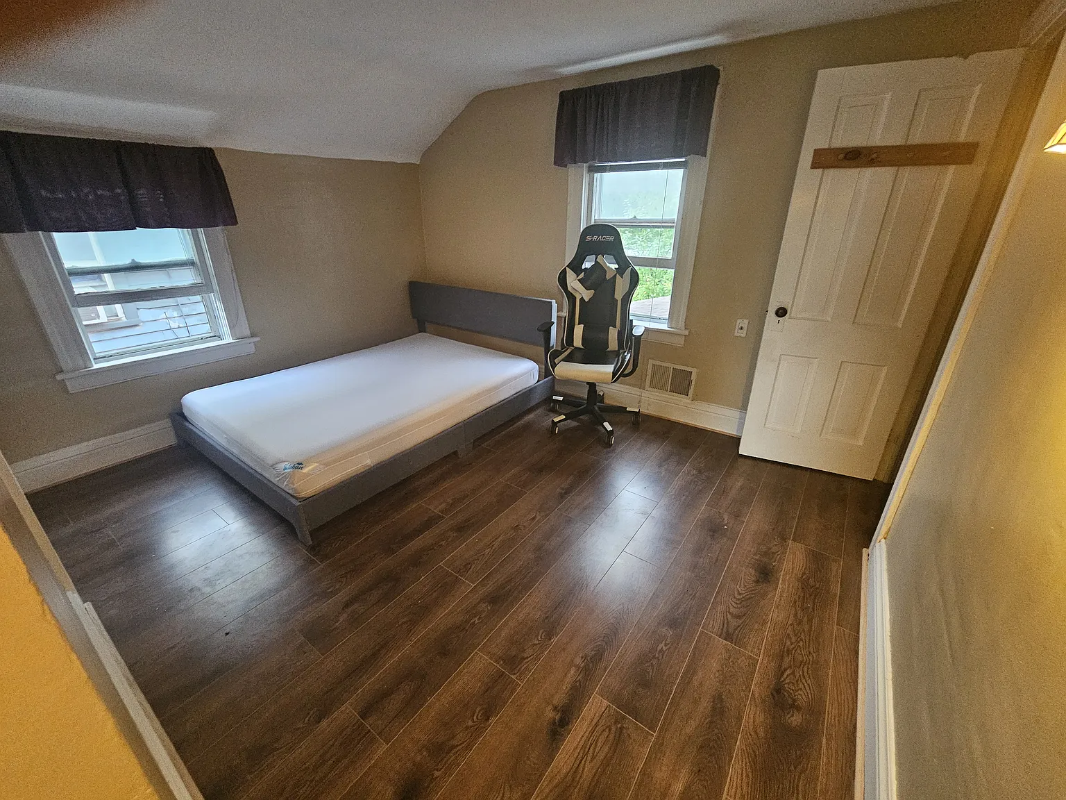 3 bed, 1160 sqft, $1,850 — Photo 4