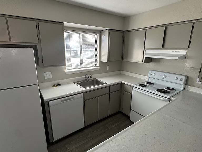 403 Aztec Rd NW #3AR — Photo 5