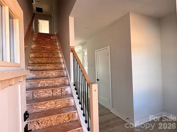 5th image of 707 Pinecone Dr #25