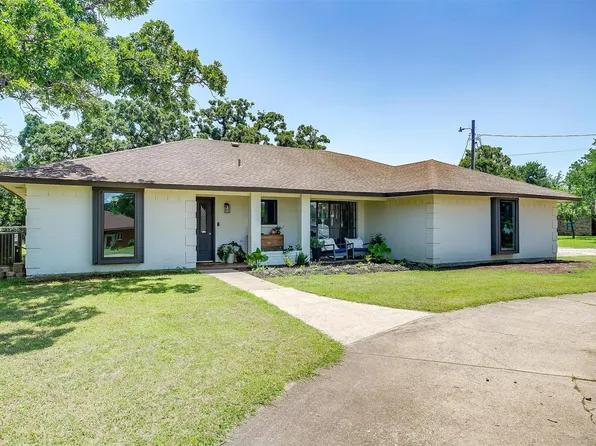 112 Woodbine Dr, Burleson, TX 76028