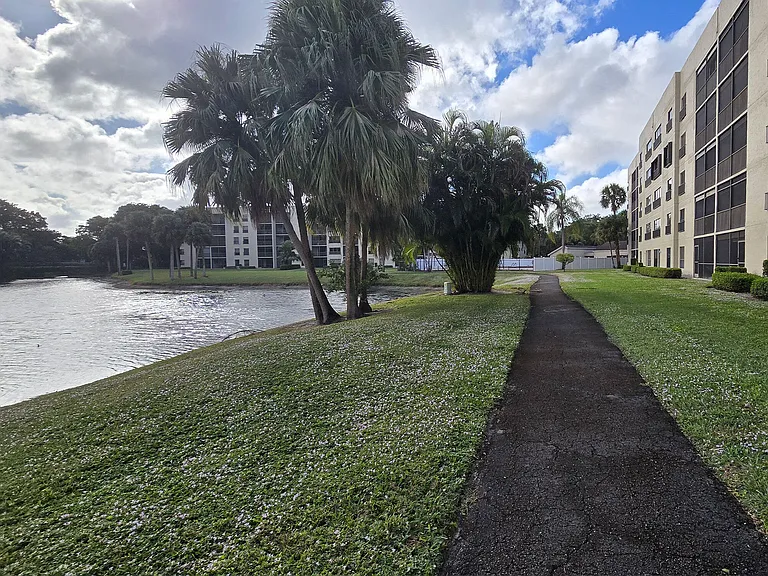 3000 NW 42nd Ave #B302 — Photo 14