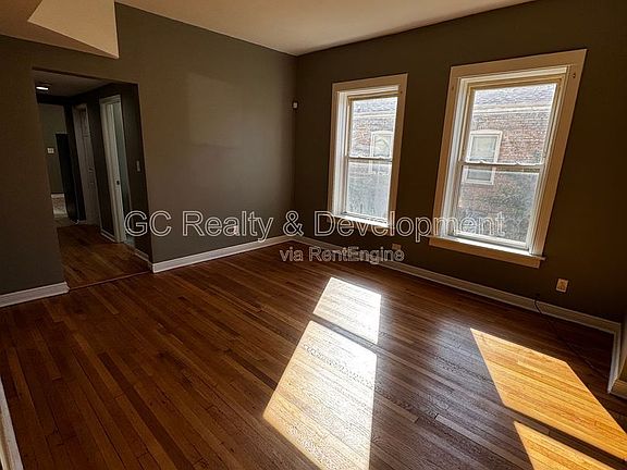4th image of 11347 S King Dr #1
