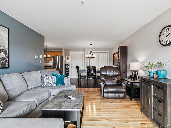 3rd image of 65 Diamond Head Ct #407