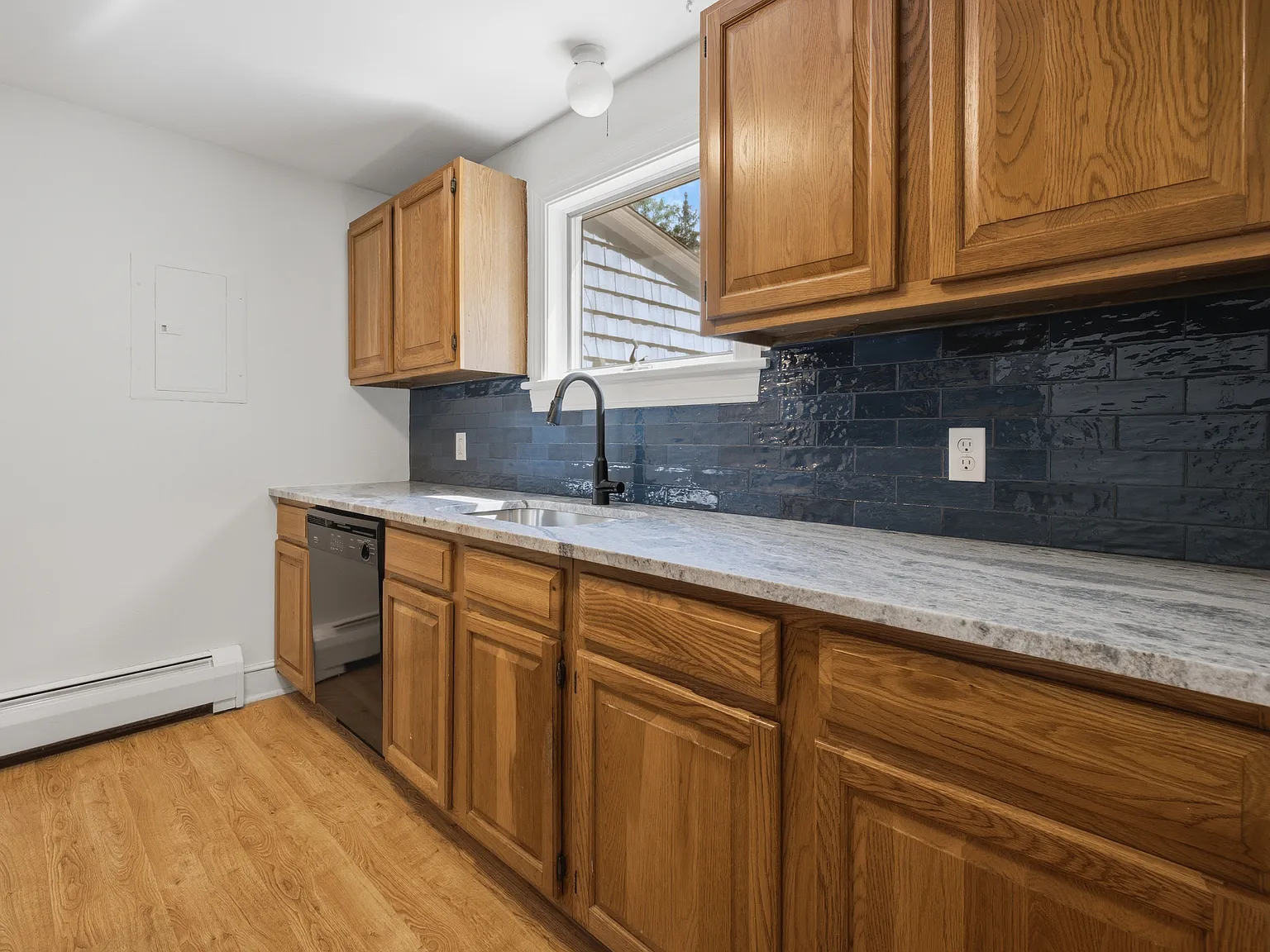 2 bed, 1500 sqft, $2,500 — Photo 2