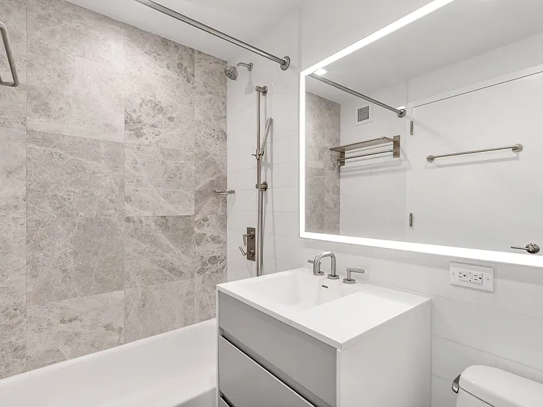 75 W End Ave #P39D — Photo 14