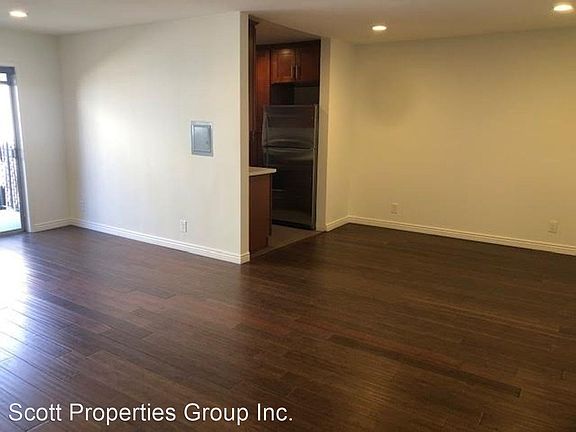 4th image of 1515 S Beverly Glen Blvd APT 8