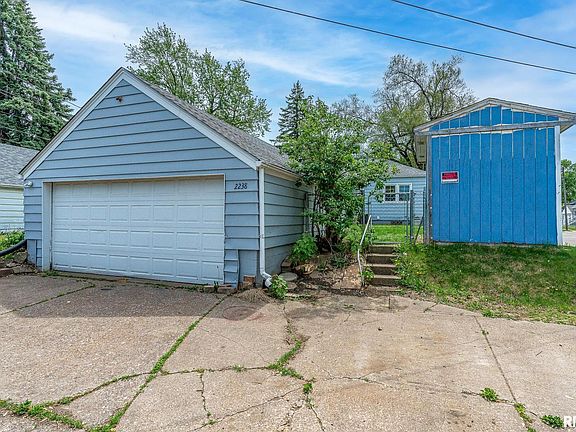 4th image of 2238 W Lombard St