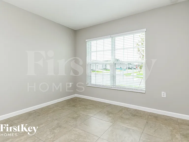 662 Lindbergh Way — Photo 13