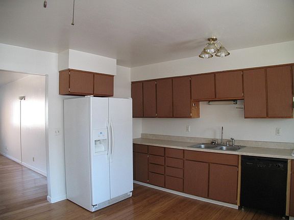 4th image of 1116 W Moss Ave #A3