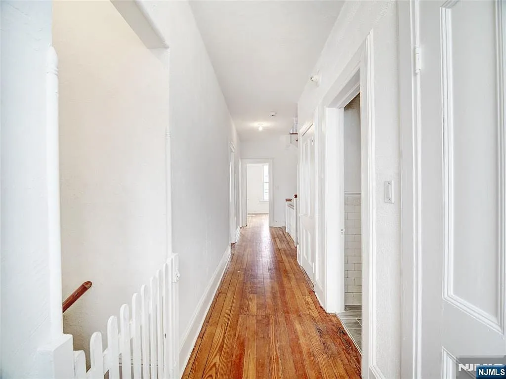 4 bed, 1.5 bath, $3,999 — Photo 4