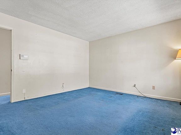 5th image of 218 Davis St