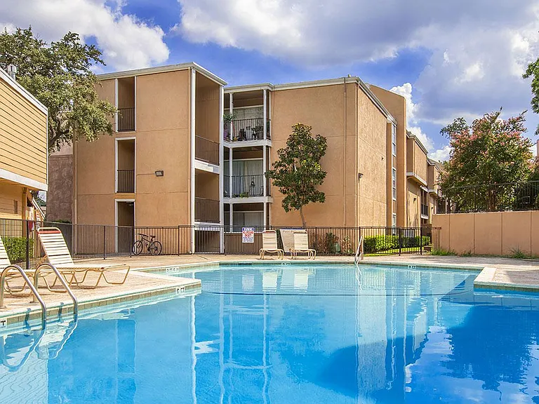 Vista Buena Apartments — Photo 12
