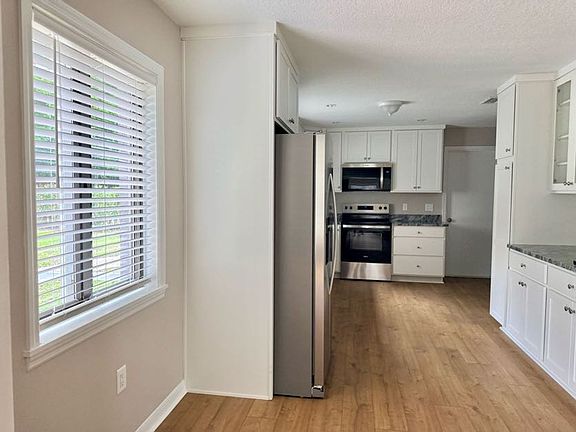 4th image of 6804 Lake View Dr