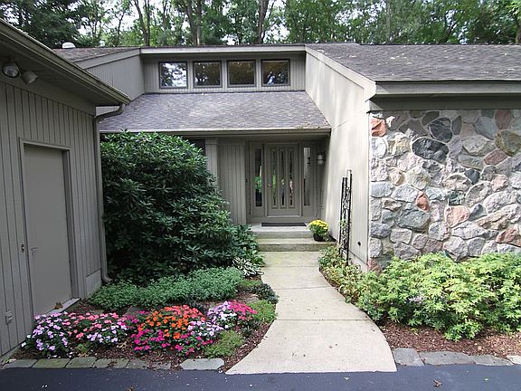 4th image of 7300 Cascade Woods Dr SE