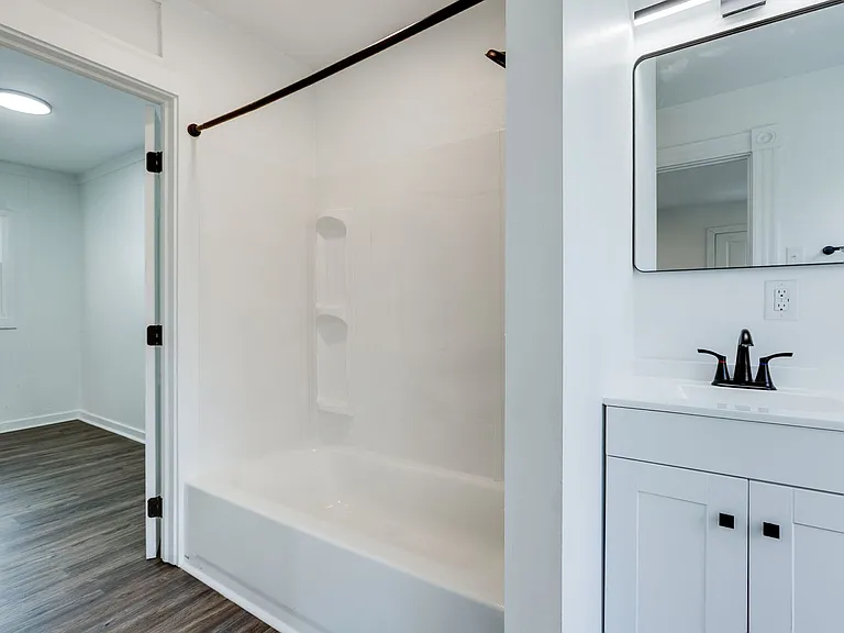 623 Lillian St — Photo 27