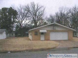 905 E Charles Ave, Pauls Valley, OK 73075