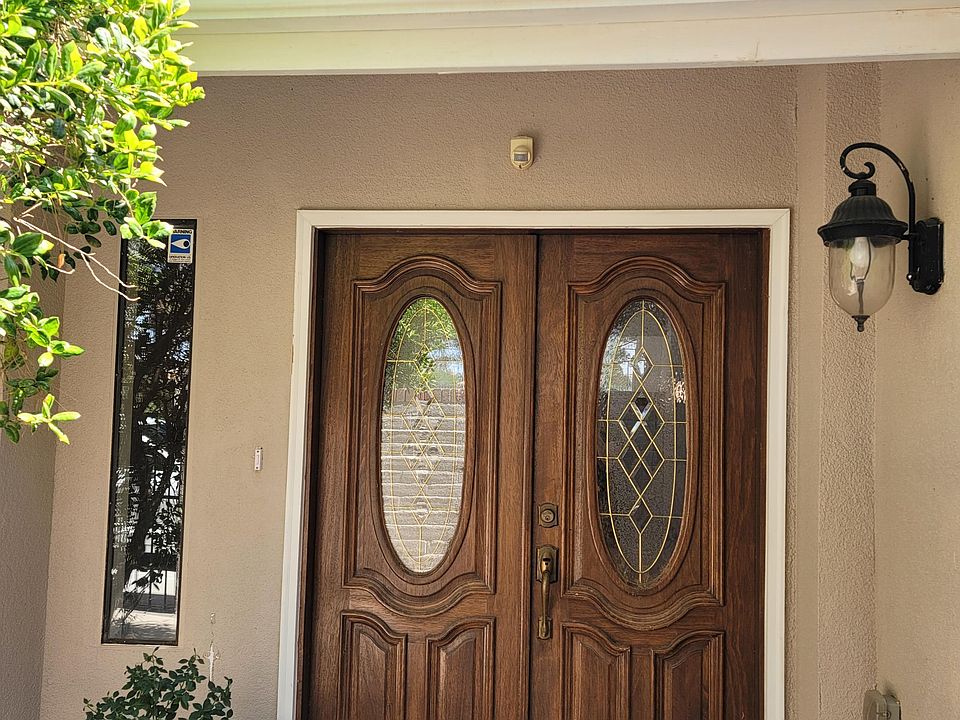 1st image of 729 Lakeway Dr