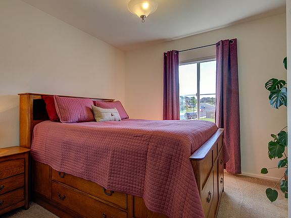 Second bedroom