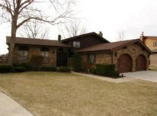 1115 N White Fence Ln, Addison, IL 60101