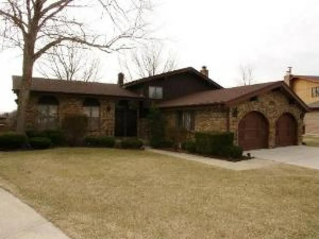 1115 N White Fence Ln photo 1