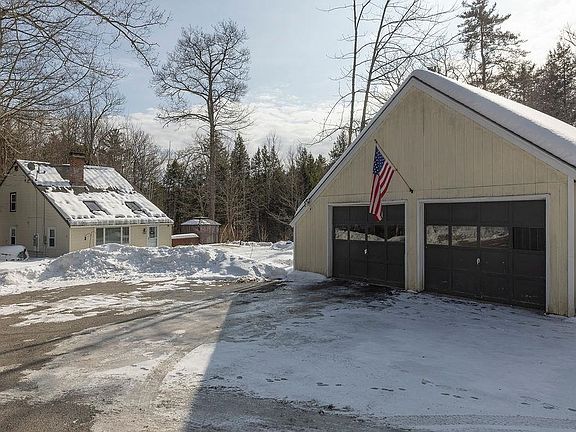 2nd image of 20 Fairgrounds Road