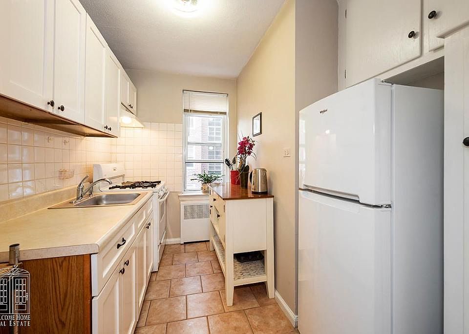 1st image of 3935 51st St APT 2G