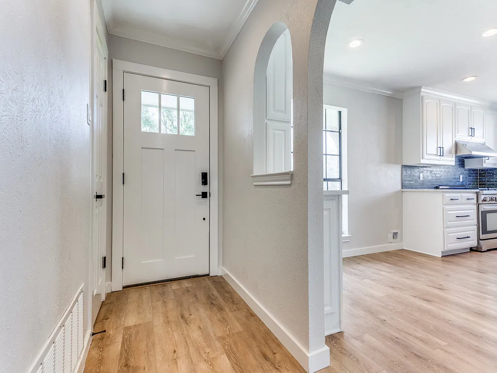 3 bed, 1445 sqft, $2,325 — Photo 2
